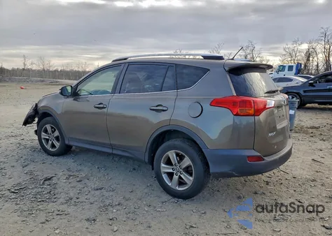 2015 Toyota Rav4 Xle z USA, uszkodzony, nr VIN JTMRFREV4FD097722